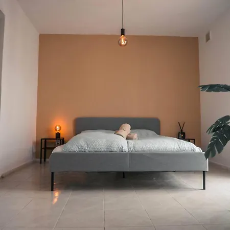 Townhouse In Monte Vinas - 마닐바